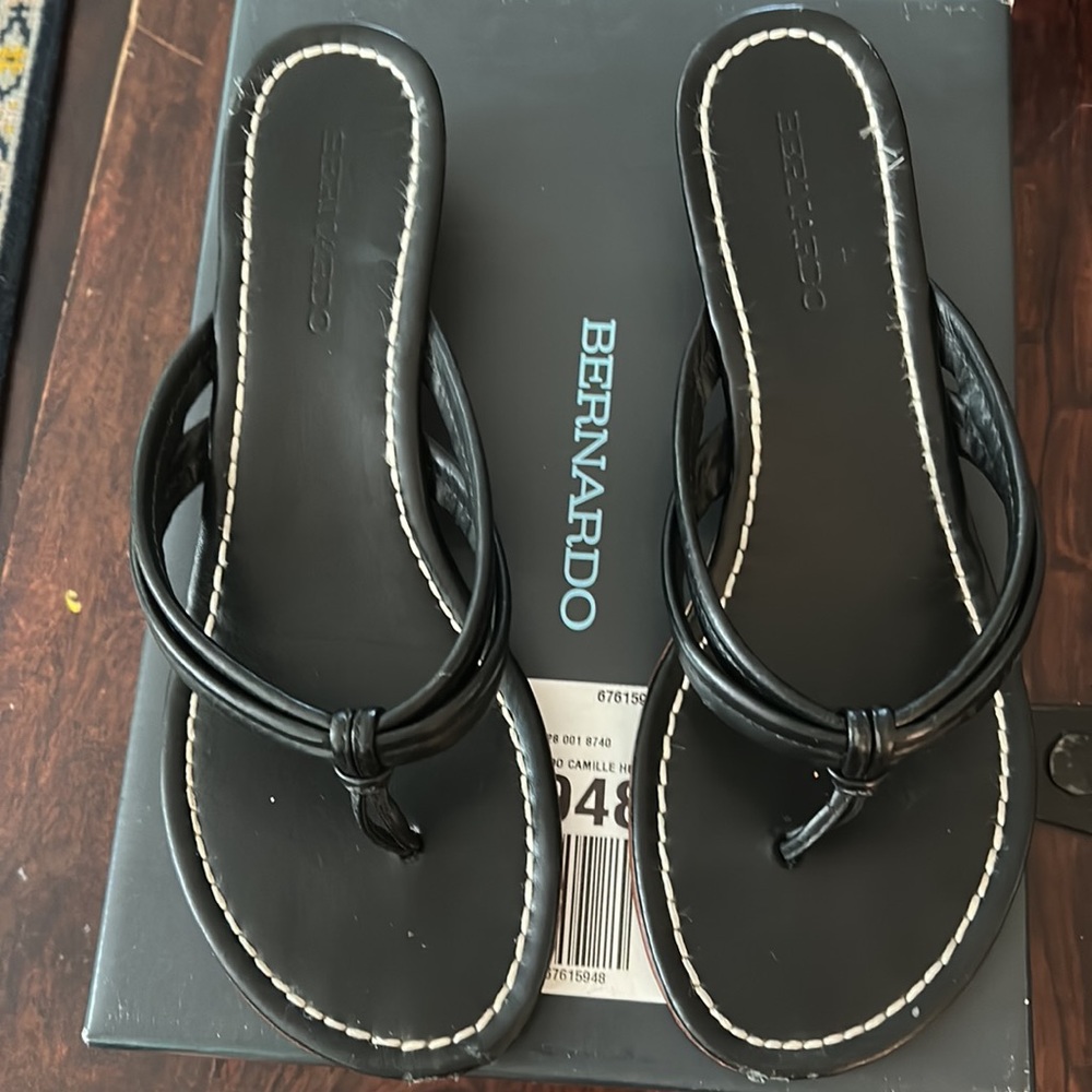 Bernardo Miami Black Leather Wedge Flip Flop Sandals
